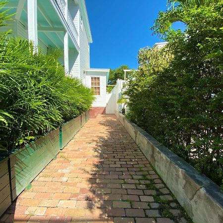 The Bartlum-Luxurious Studio Key West Bagian luar foto